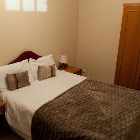 Oak Inn Upton Snodsbury Dış mekan fotoğraf