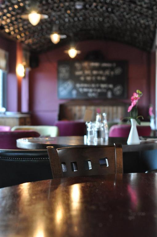 Oak Inn Upton Snodsbury Dış mekan fotoğraf