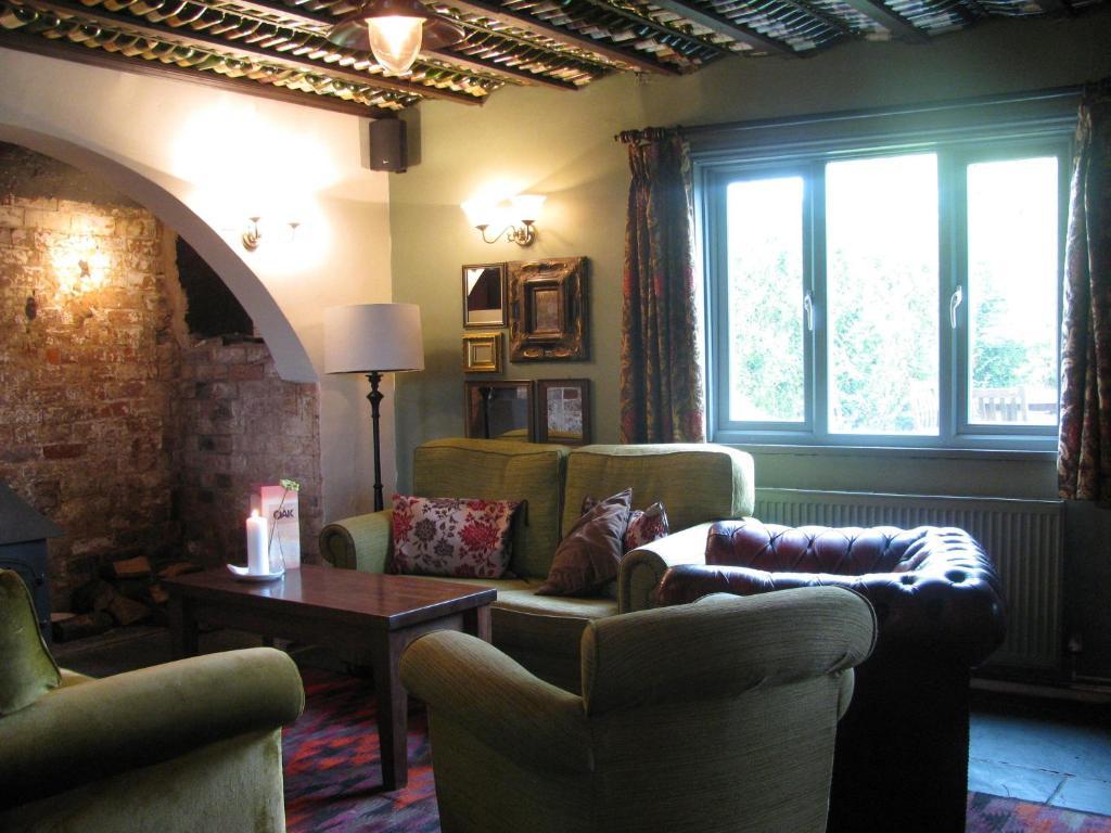 Oak Inn Upton Snodsbury Dış mekan fotoğraf