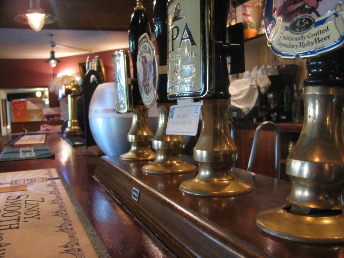 Oak Inn Upton Snodsbury Dış mekan fotoğraf